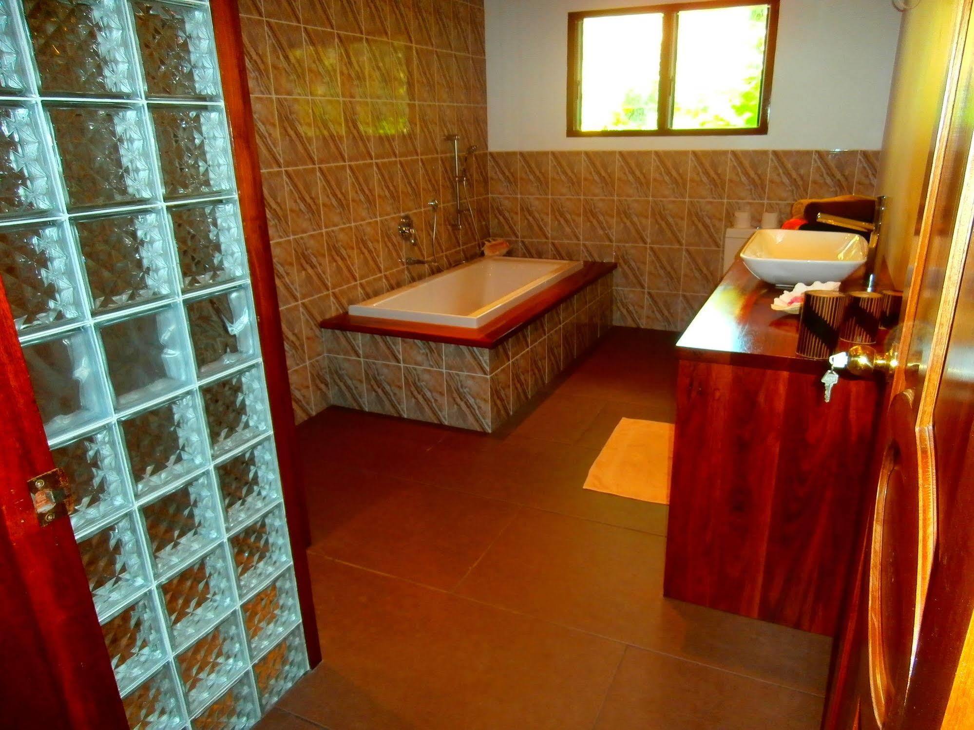 Korovesi Sunshine Villas Savusavu Dış mekan fotoğraf